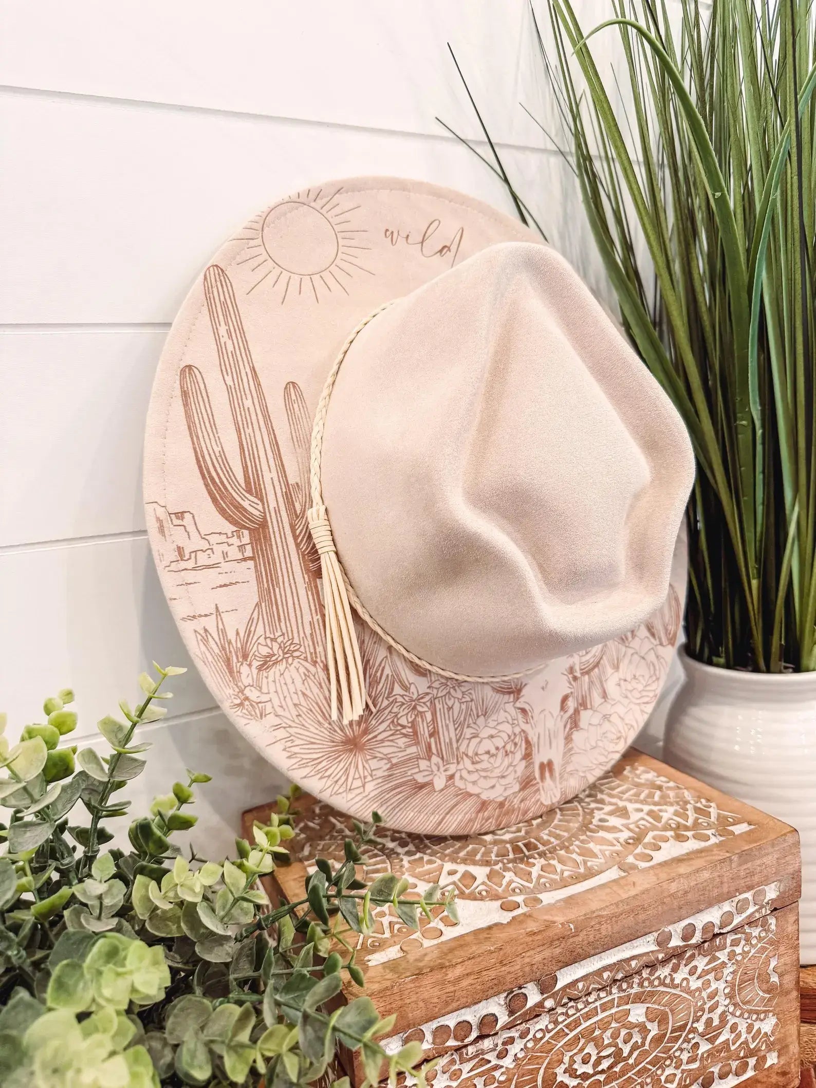 Desert Engraved Arrow Hat