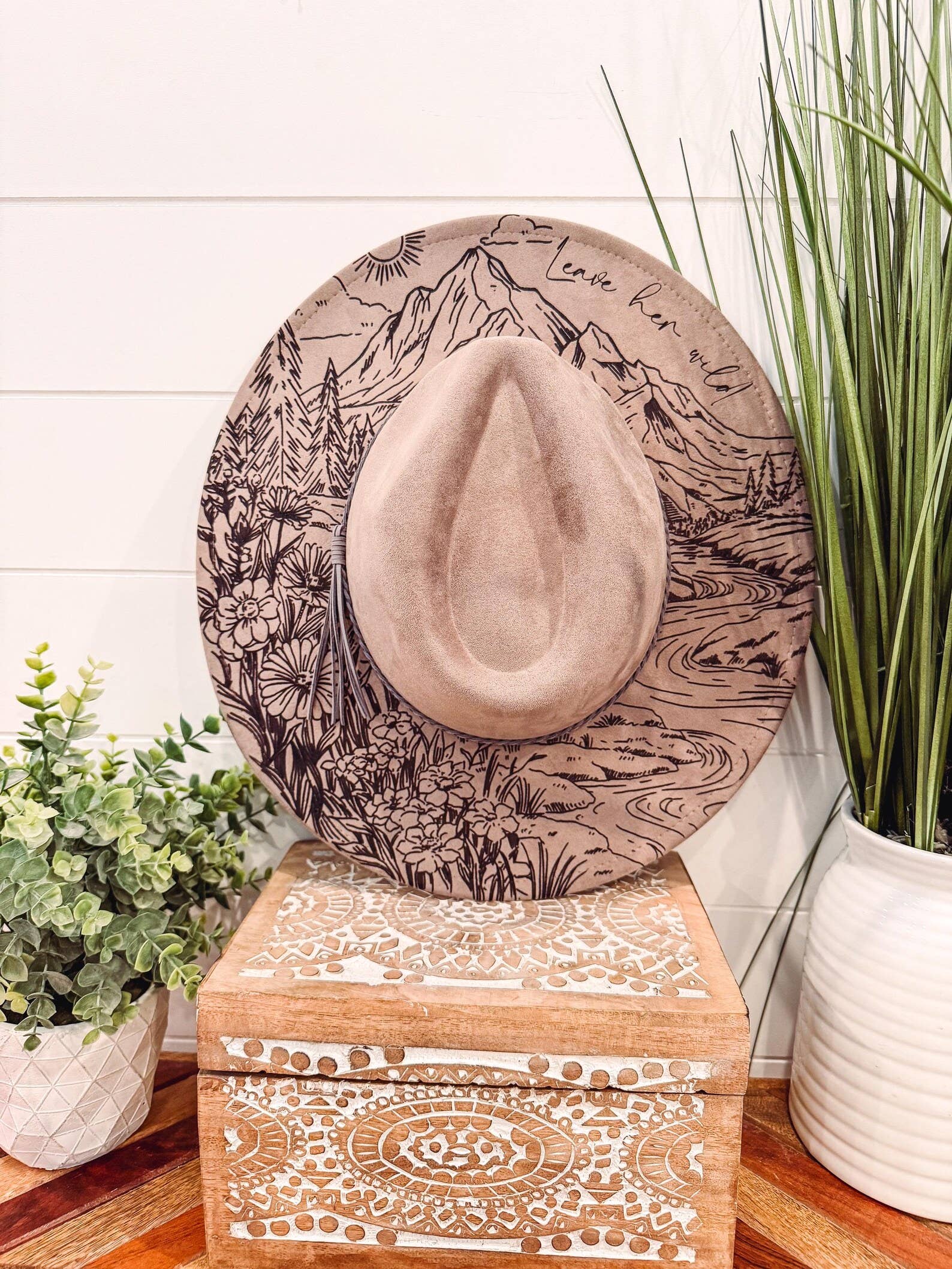 Engraved Floral Mountain Hat