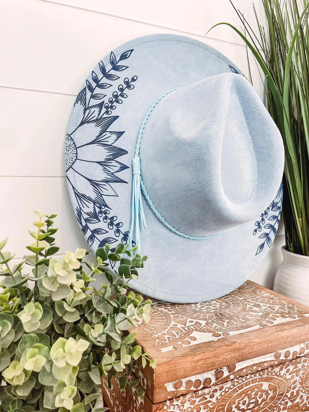 Engraved Floral Hat