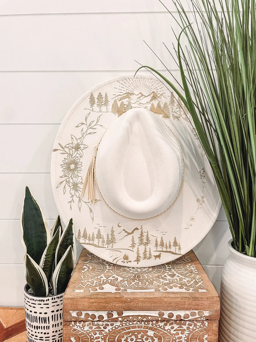 Engraved Floral Mountain Hat