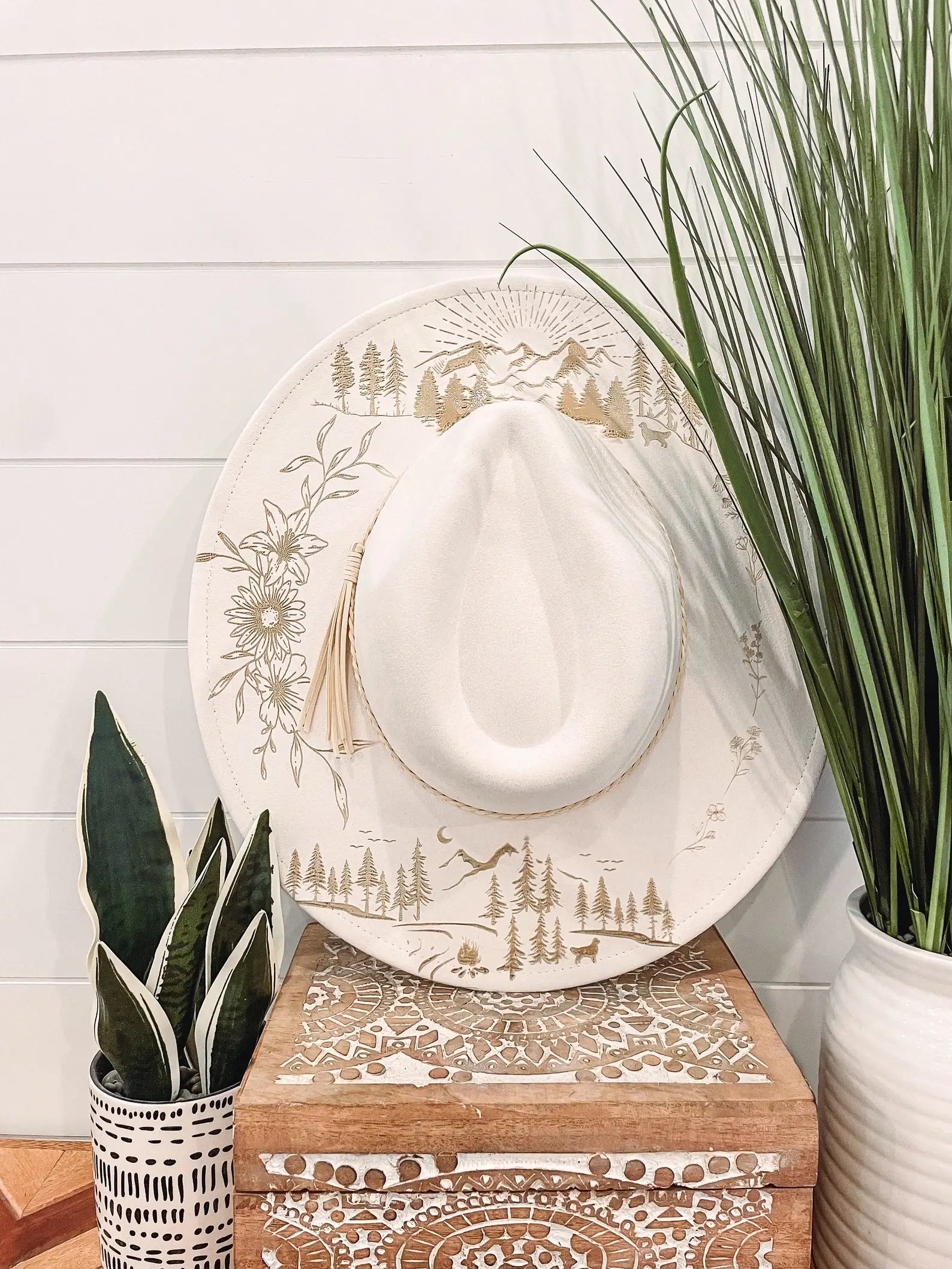 Engraved Floral Mountain Hat