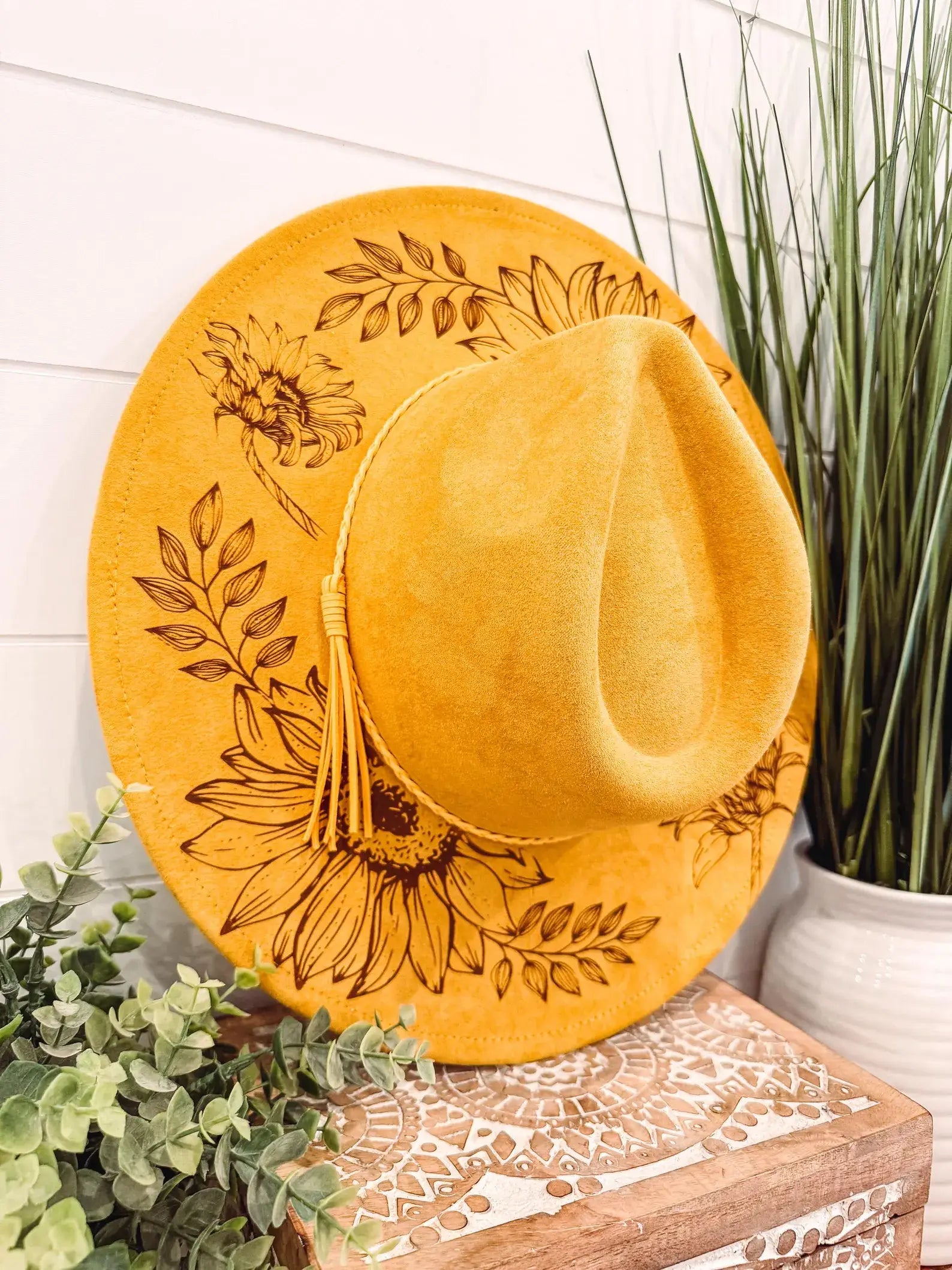 Engraved Floral Hat