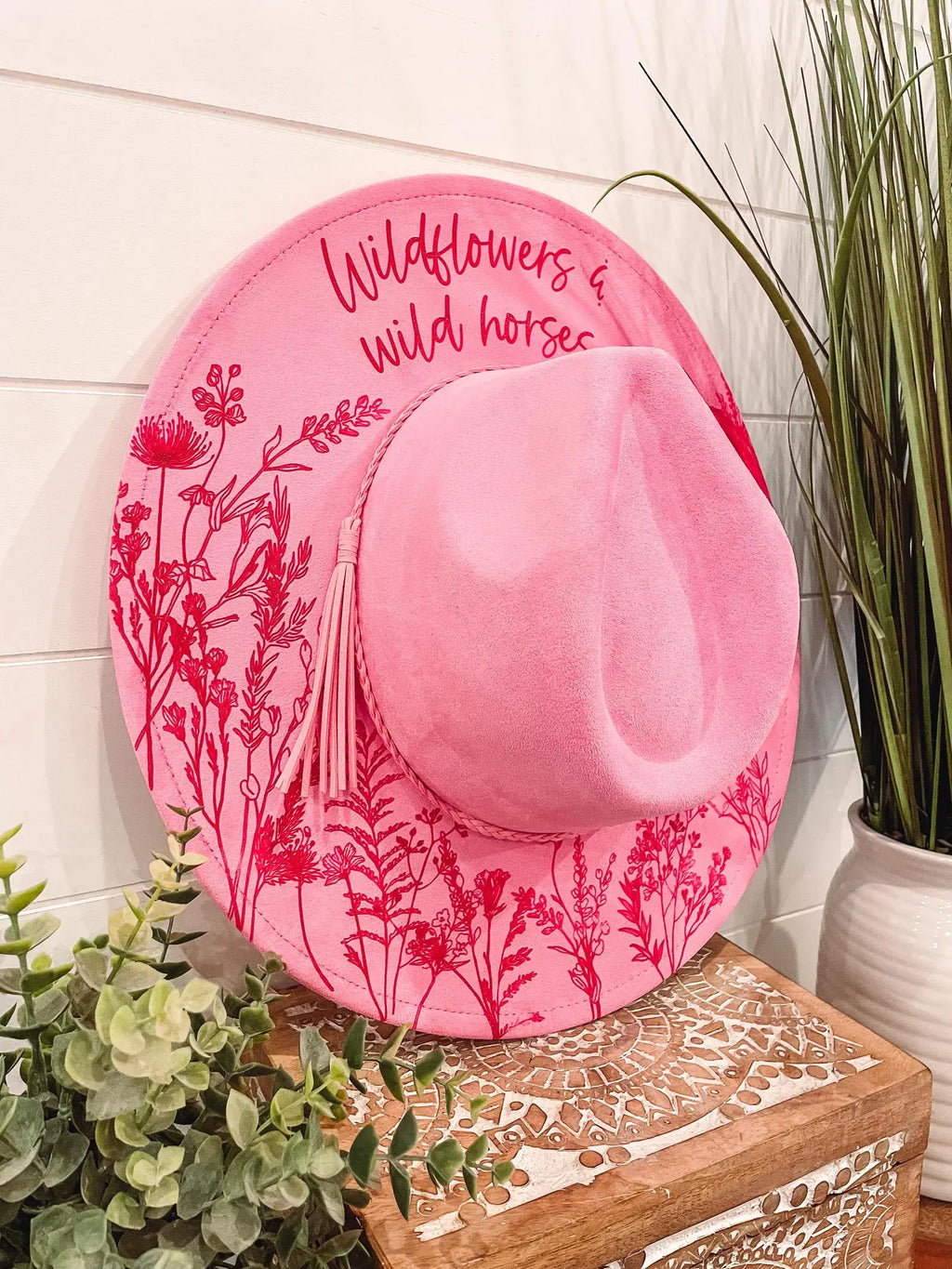Engraved Wildflowers & Wild Horses Hat