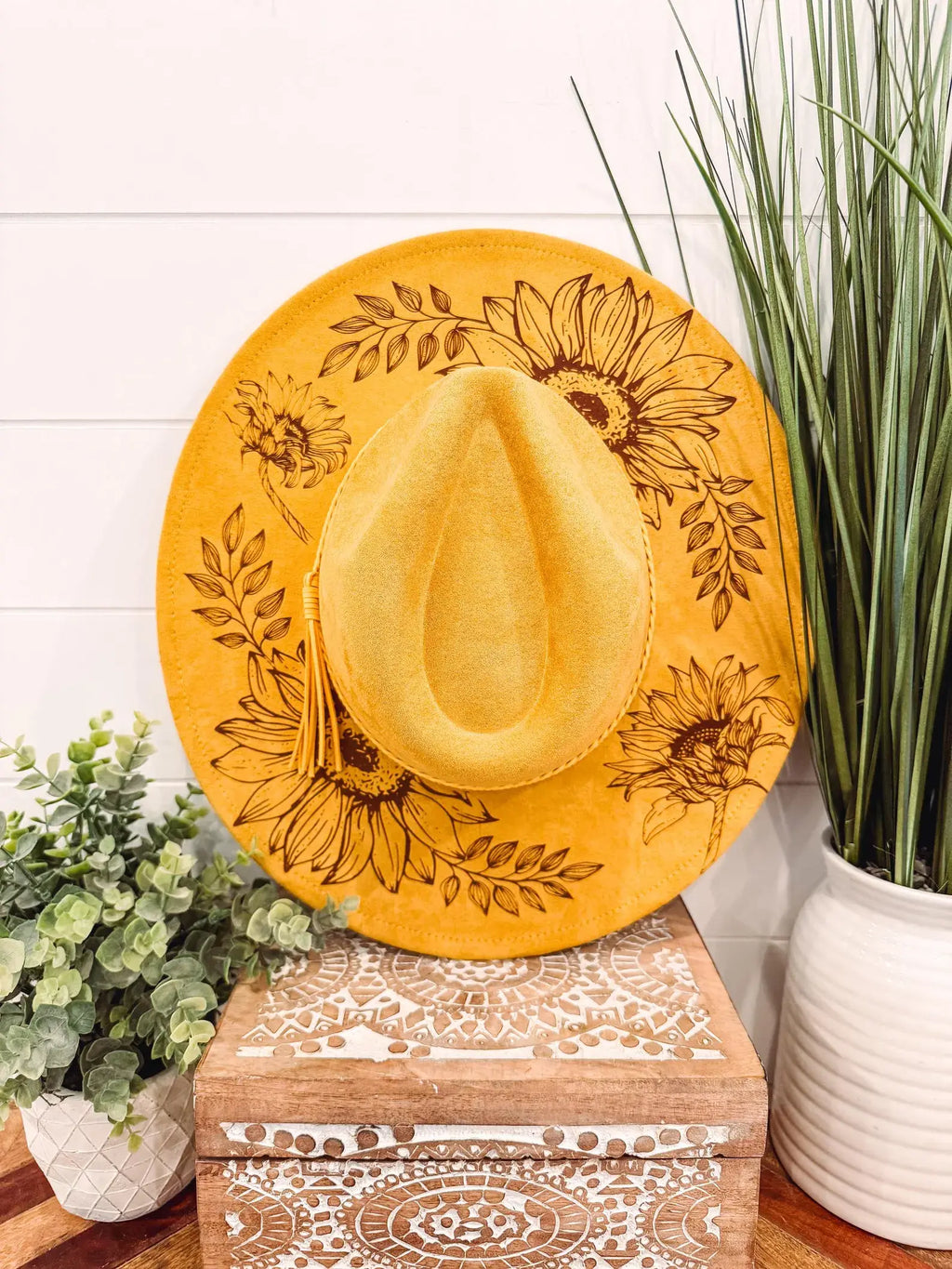 Engraved Floral Hat