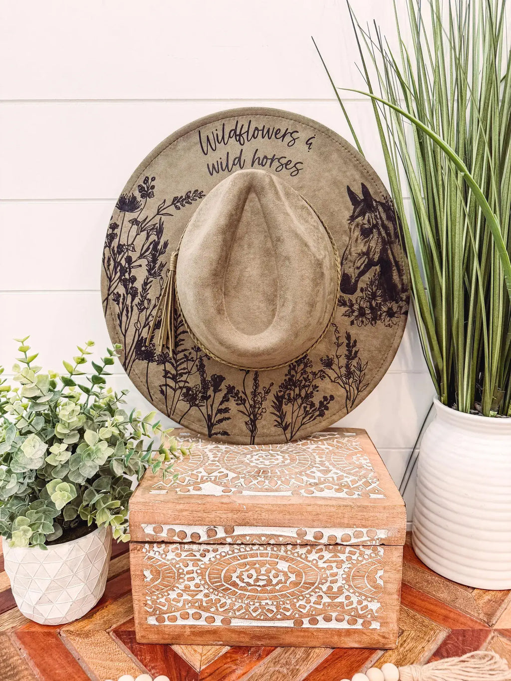 Engraved Wildflowers & Wild Horses Hat