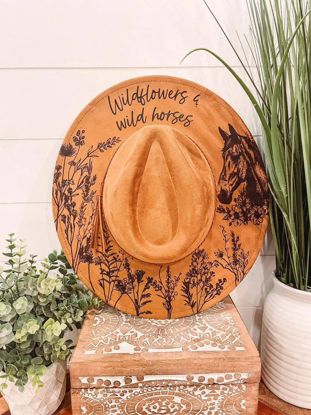 Engraved Wildflowers & Wild Horses Hat
