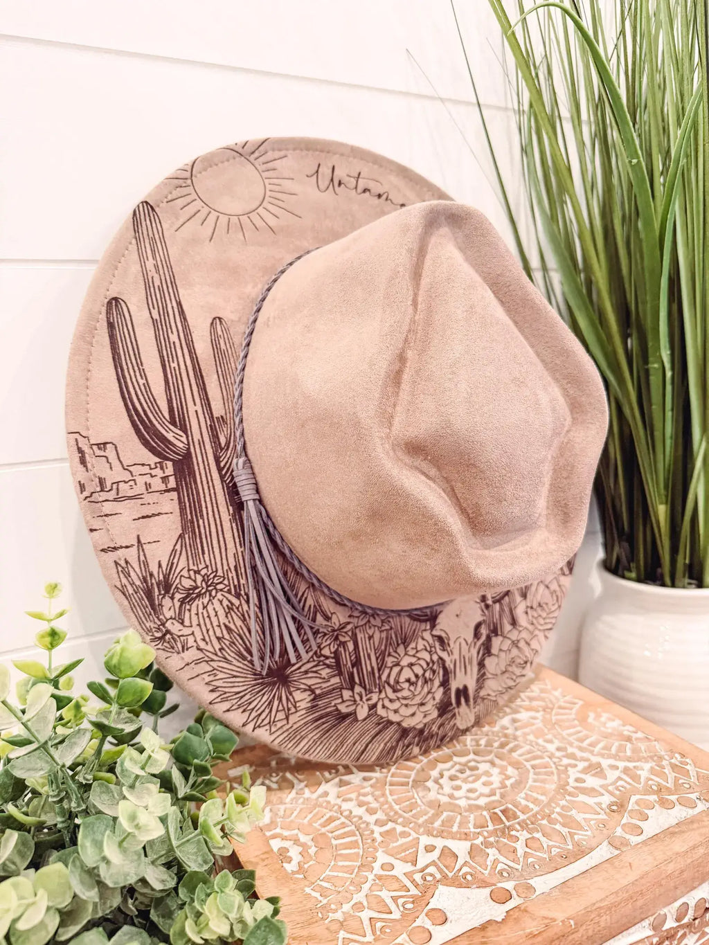 Desert Engraved Arrow Hat