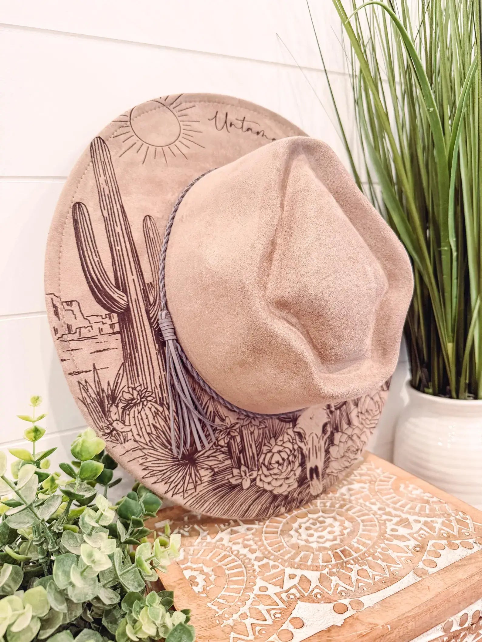 Desert Engraved Arrow Hat