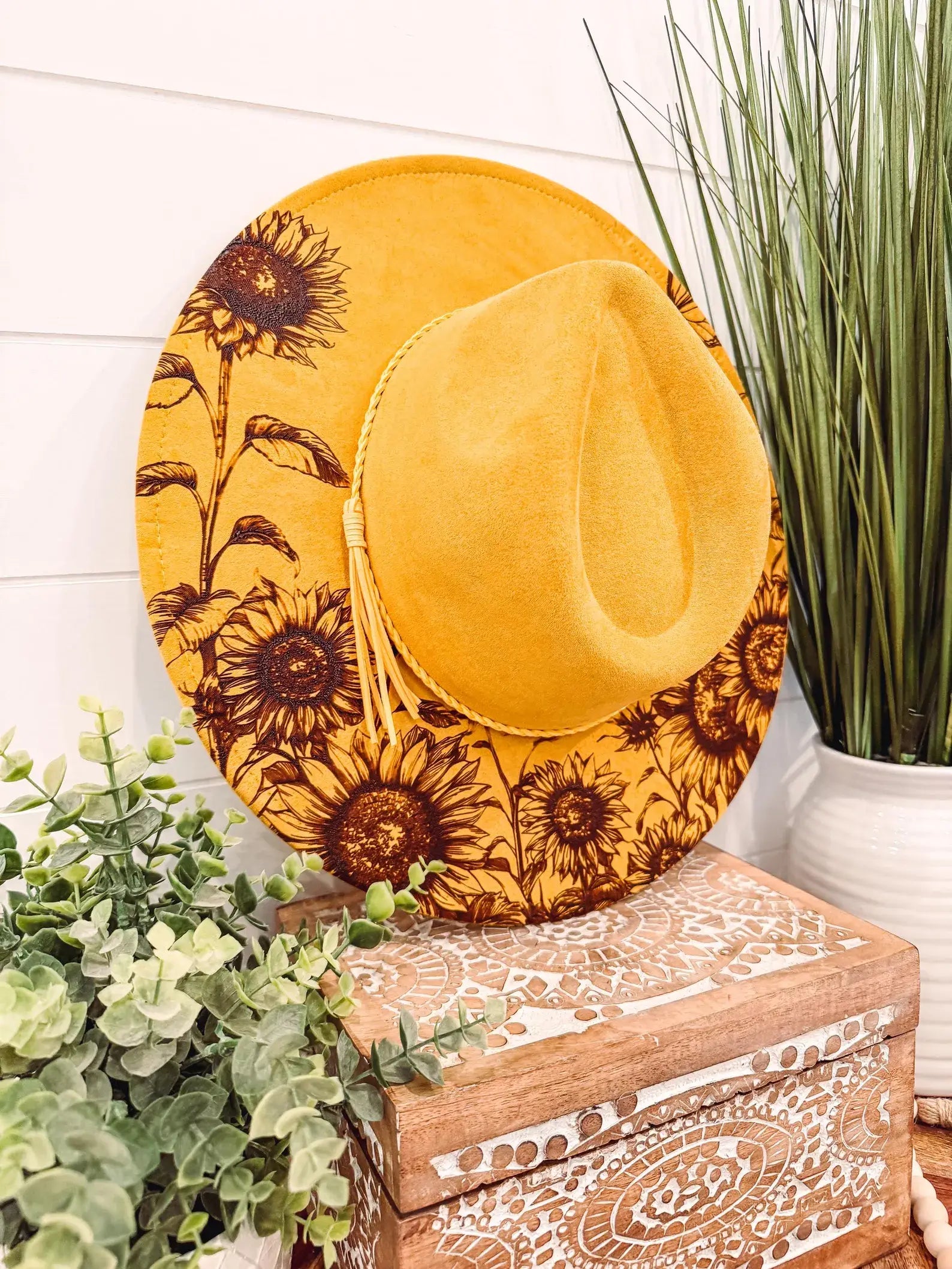 Engraved Floral Hat