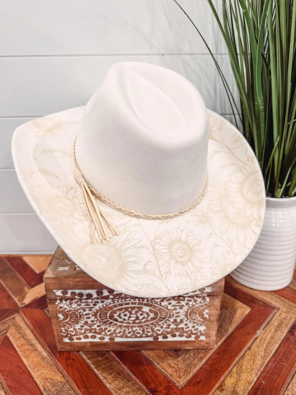 Engraved Floral Hat
