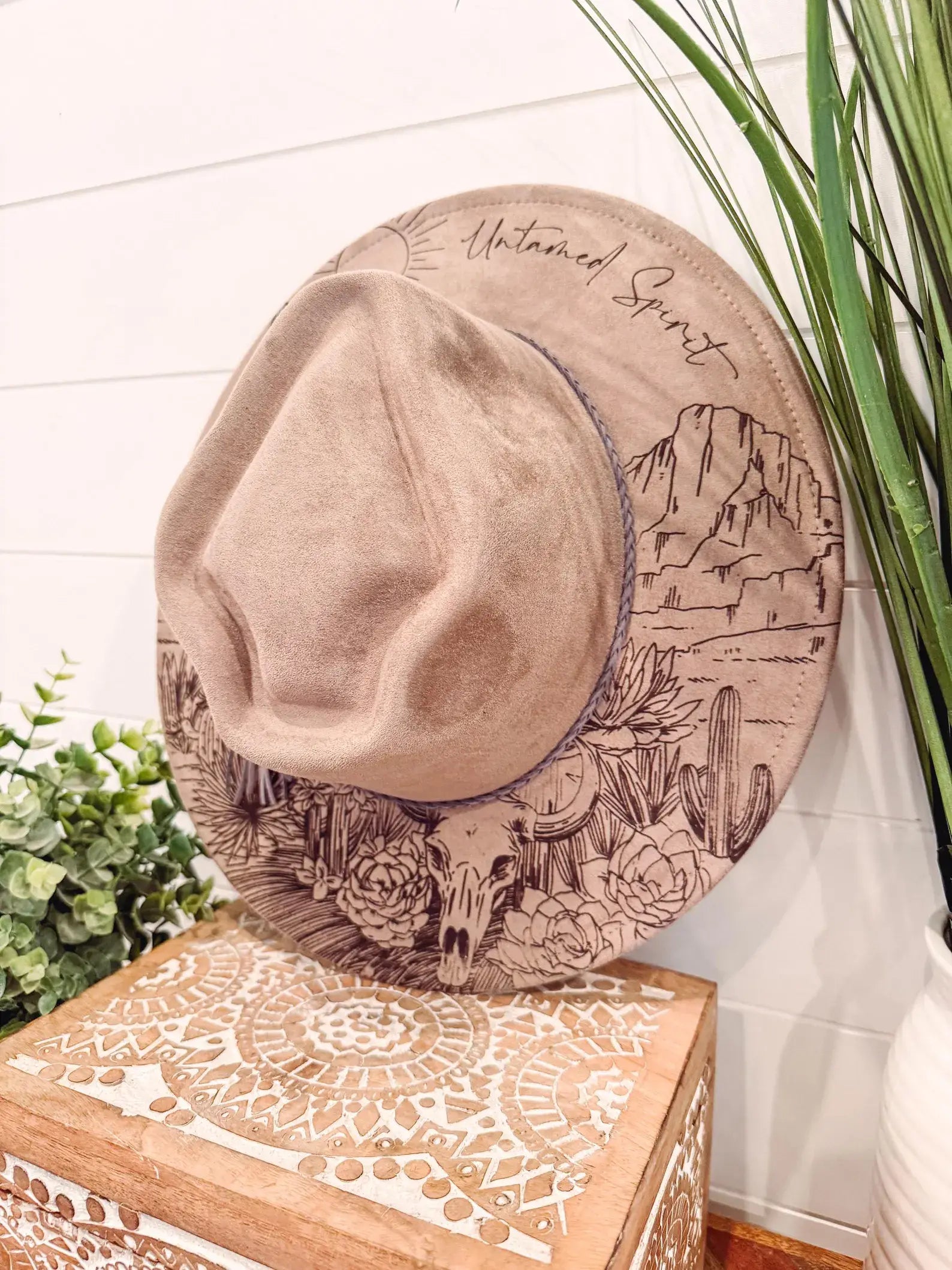 Desert Engraved Arrow Hat