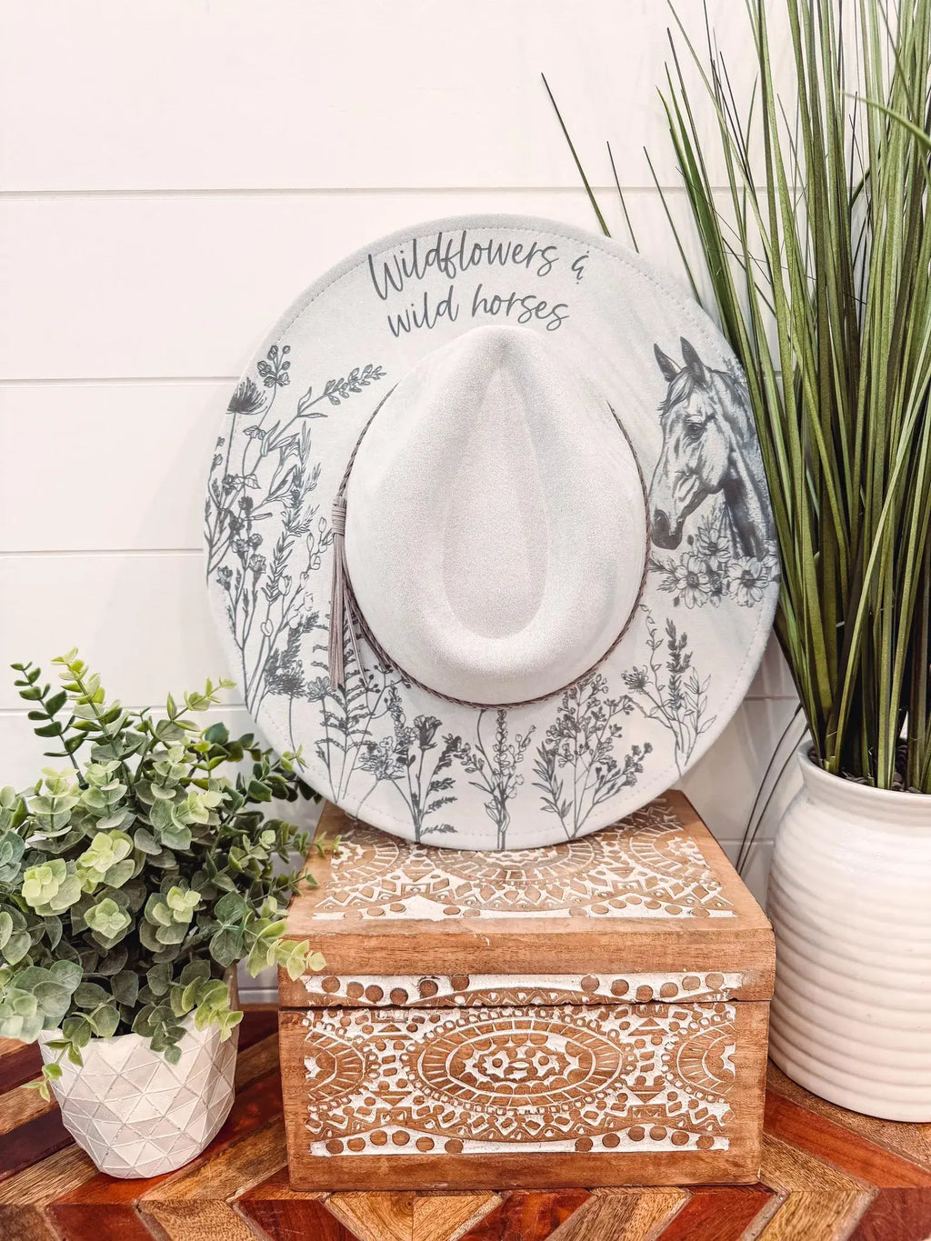 Engraved Wildflowers & Wild Horses Hat
