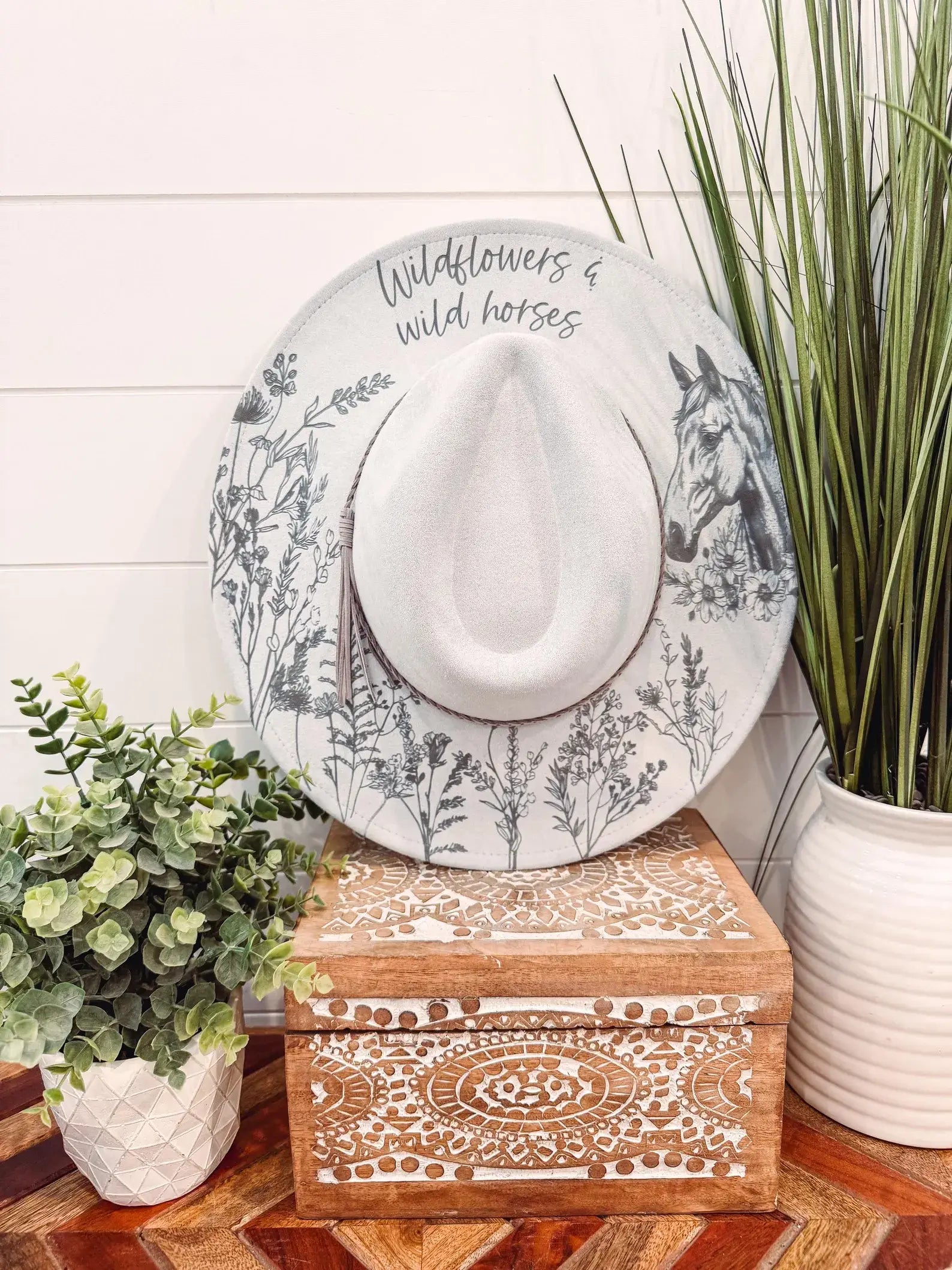 Engraved Wildflowers & Wild Horses Hat
