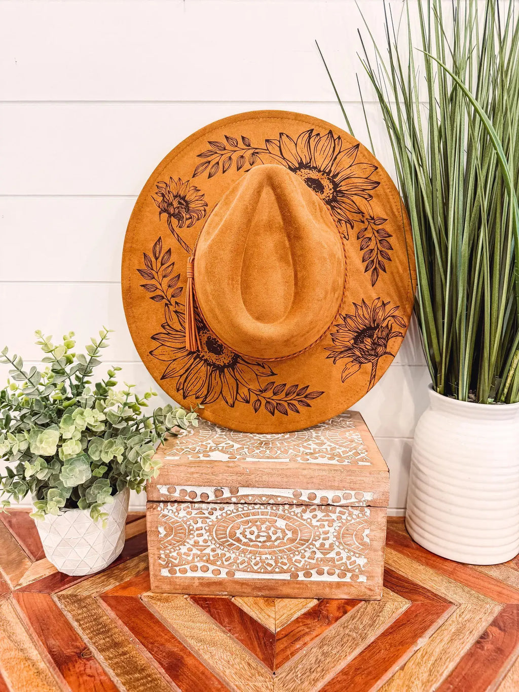 Engraved Floral Hat