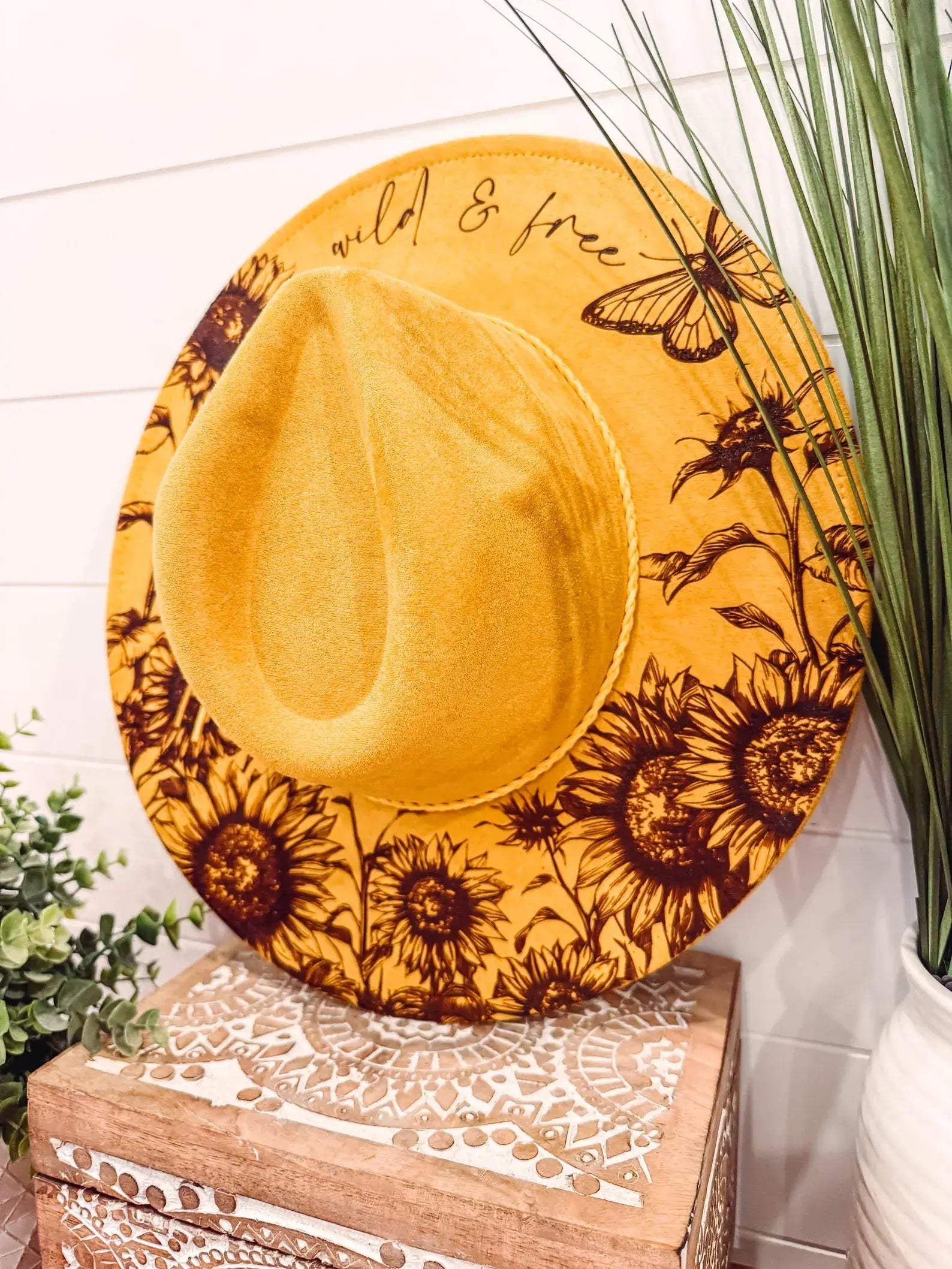 Engraved Floral Hat